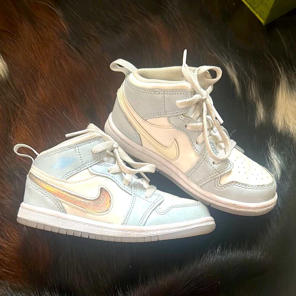 Girls Jordan mids